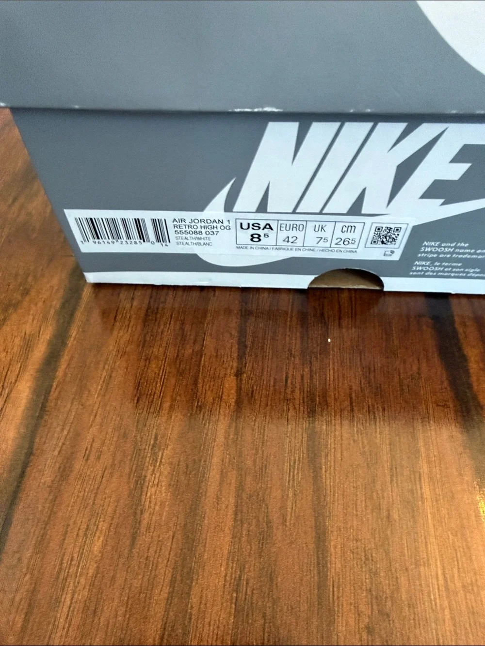 Air Jordan 1 RetroHigh OG Sneakers in Light Gray and White